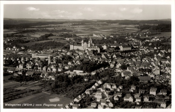 Postcard Weingarten in Württemberg, aerial photograph of Weingarten, airplane view, b/w