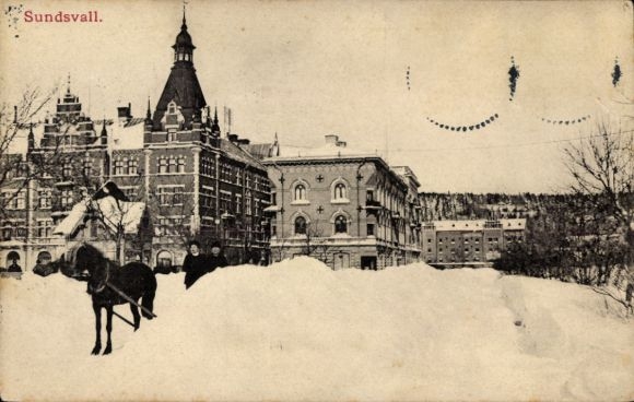 KP Sundsvall Szwecja, śnieg, budynek, koń, ludzie