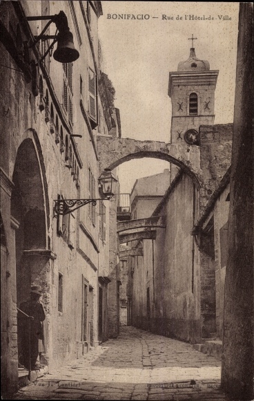 Postcard Bonifacio South Corsica, Rue de Hotel de Ville