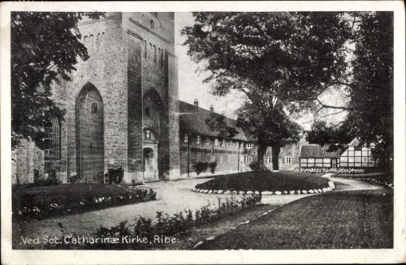 Ak Ribe Denemarken, St. Catharinakerk, tuin, pad, gebouw