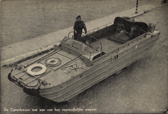 Postcard De Canadeezen met a van voortreffelijke wapens, II WW