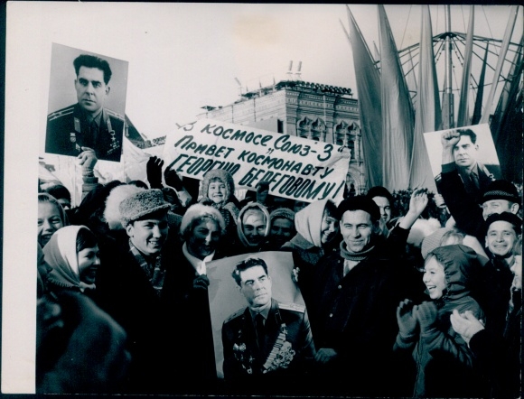 Zdjęcie Sojuza 3, kosmonauta Gieorgij Bieriegowoj, powitanie na placu Czerwonym w Moskwie, 1968 r.