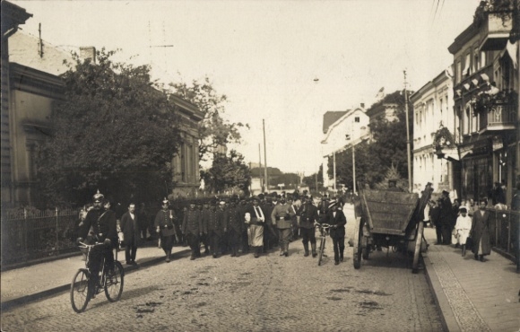 Postcard Zossen in Brandenburg, transport of French prisoners of war