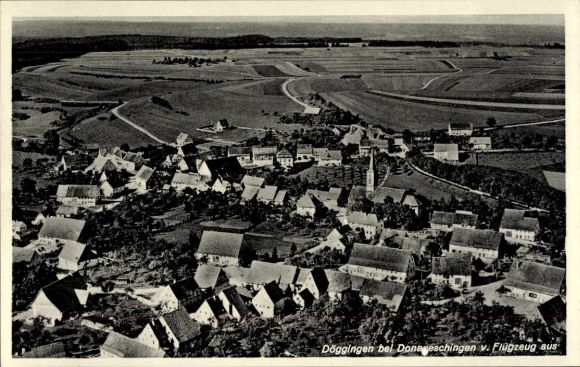 Ak Döggingen Bräunlingen in Baden Württemberg, luchtfoto van Döggingen, huizen, velden, fotogr