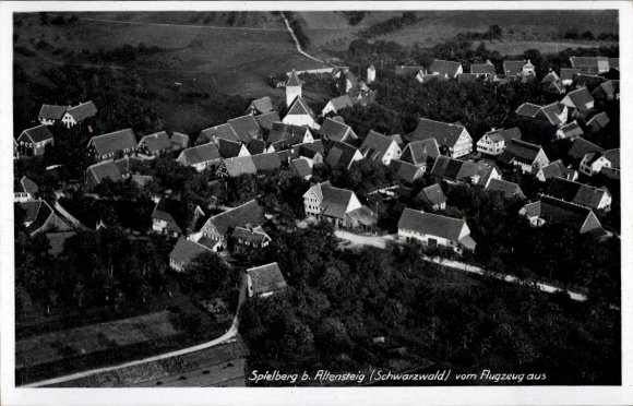 Ak Spielberg Altensteig im Schwarzwald, Fliegeraufnahme