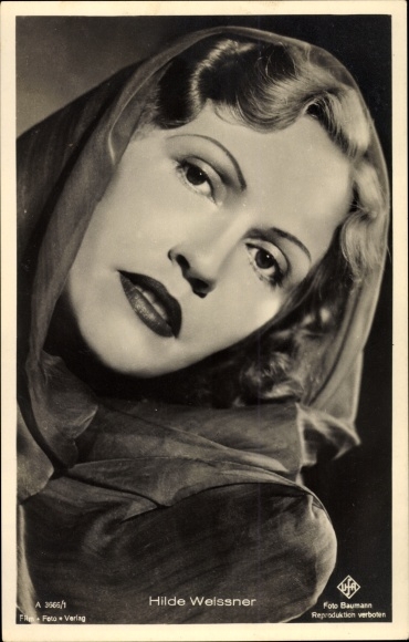 Postcard actress Hilde Weissner, portrait