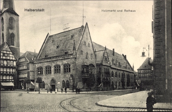 Postcard Halberstadt am Harz, Holzmarkt and town hall, architecture, quiet street scene