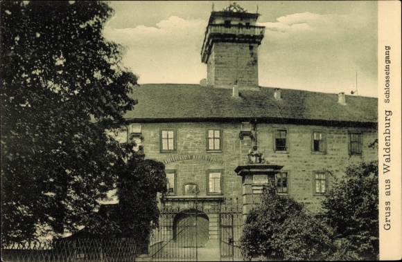 Postcard Waldenburg in Sachsen, view of the Princely Palace, entrance