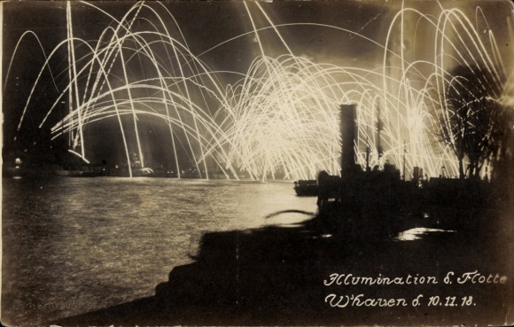 Photo Postcard Wilhelmshaven, Illumination of the German Fleet, 10.11.1918