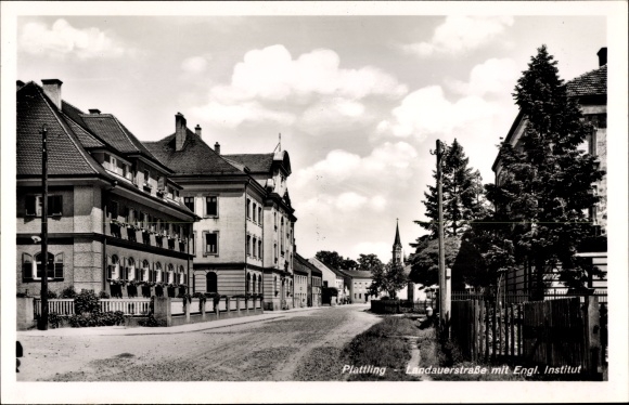 Postcard Plattling im Gäuboden Niederbayern, Landauer Strasse with the English Institute
