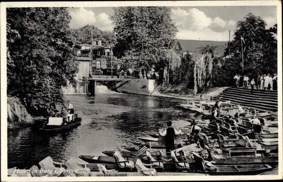 Kasteel Ak in het Spreewald, haven, rondvaartboten, waterspelen