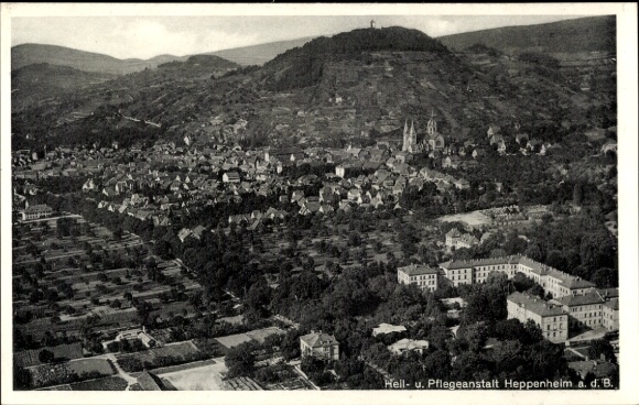 Ak Heppenheim an der Bergstraße, Luftaufnahme von Heppenheim, Pflegeanstalt, Berge, Gebäude
