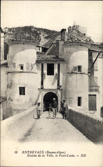 Postcard Entrevaux Alpes de Haute Provence, city wall, entrance to the city, bridge, architecture