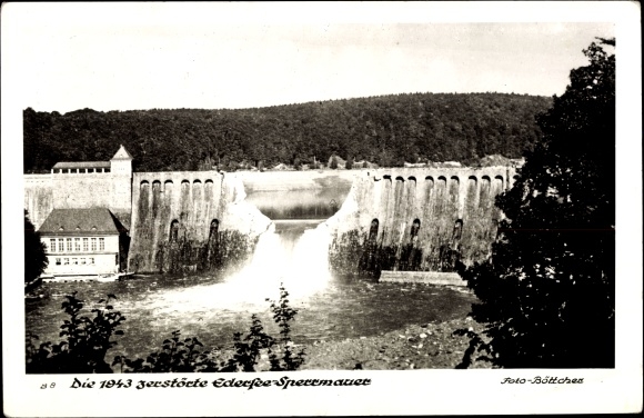 Photo Postcard Edersee in the Edertal, destroyed Edersee barrier wall, WW2, photo Böttcher