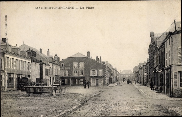 Ak Maubert Fontaine Ardennes, La Place, Cafe du Lion d'Or