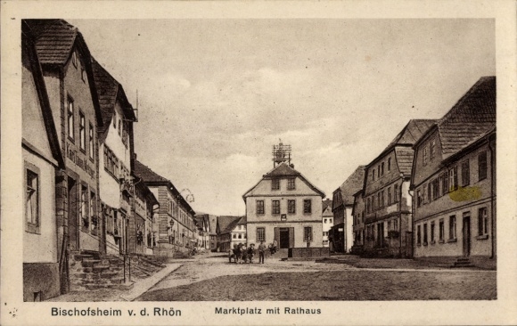 KP Bischofsheim an der Rhön, rynek z ratuszem