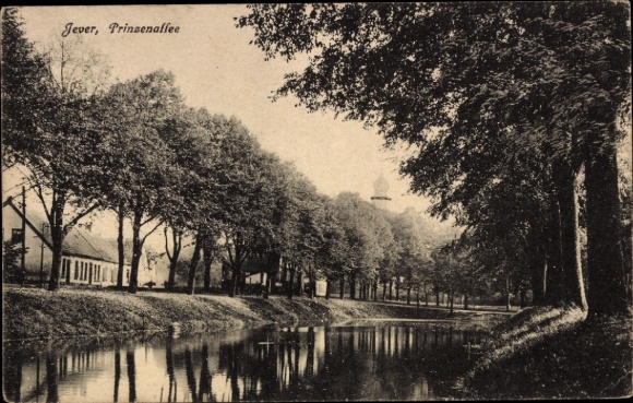 Postcard Jever in Oldenburg Friesland, Prinsenallee, row of trees, watercourse, building in the background