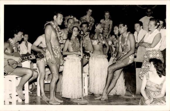 Ak Hawaii USA, Danser