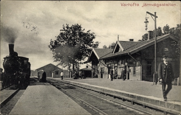 Postcard Vartofta Sweden, Järnvägsstations, train station, platform, railroad