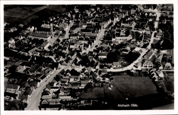 Ak Aichach in Oberbayern Schwaben, Luftaufnahme von Aichach, zahlreiche Gebäude, Straßen, Landwir