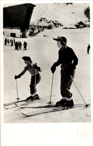 Ak Niederländisches Königshaus, Prinzessinnen Beatrix und Irene fahren Ski, St. Anton