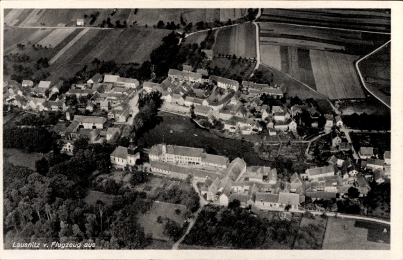 Postcard Laußnitz Saxony, aerial view of rural surroundings, houses on the slope