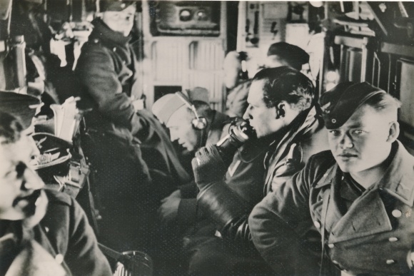 Photo Replenishment for the Norwegian company, radio, Wehrmacht soldiers, Luftwaffe, 1940