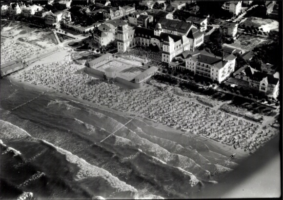 Photo Seaside resort Binz on Rügen, aerial photograph, beach promenade