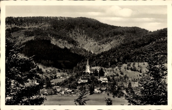 Ak Weiler Fischerbach im Kinzigtal Schwarzwald, Blick zum Ort