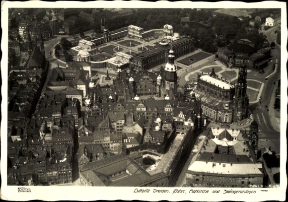 Ak Dresden Altstadt, Fliegeraufnahme, Schloss, Hofkirche, Zwingeranlagen, Hahn 10729