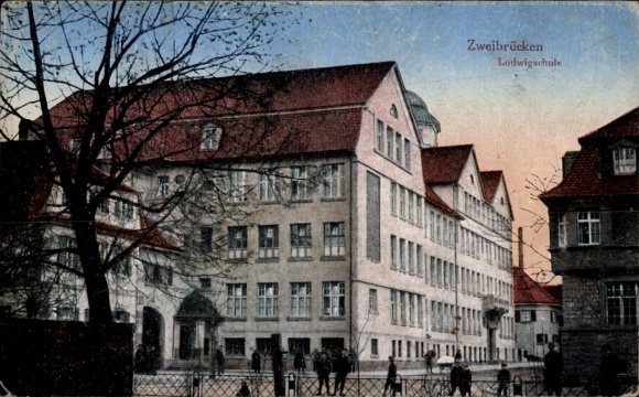 Postcard Zweibrücken in the Palatinate, Ludwigschule, historical buildings, trees, people