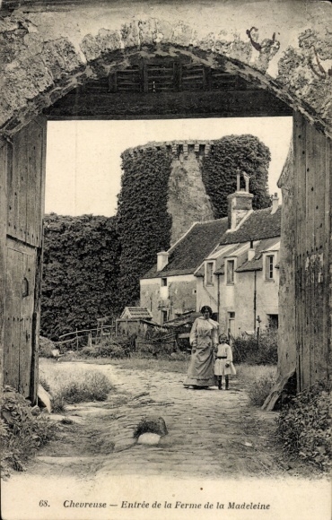 Ak Chevreuse Yvelines,  Eingang zur Farm de la Madeleine, Frauen mit Kind