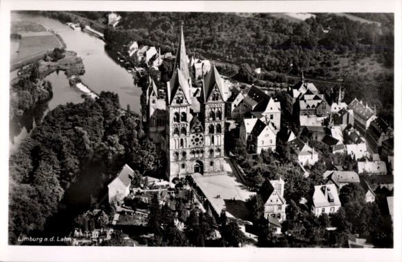 Ak Limburg an der Lahn, Limburg an der Lahn vom Flugzeug aus, Dom, Lahntal