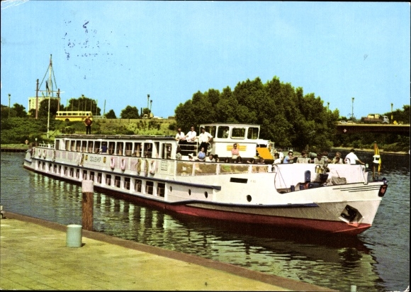 PC VEB Verkehrsbetriebe Potsdam, White Fleet, MS Cecilienhof, pier