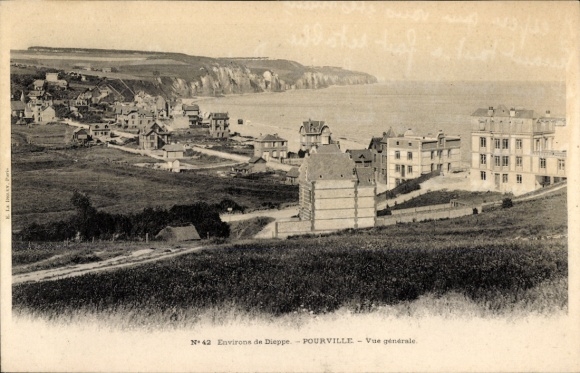 Ak Pourville sur Mer Hautot sur Mer Seine Maritime, Environs de Dieppe, Blick auf die Küste, m...