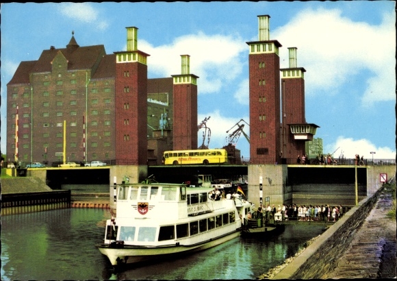 PC Duisburg in the Ruhr area, Schwanentor Bridge