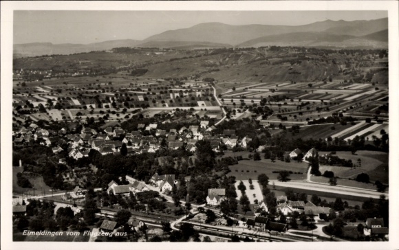 Ak Eimeldingen in Baden, Luftaufnahme von  Landschaft, Gebäude, Mondlinien, Felder