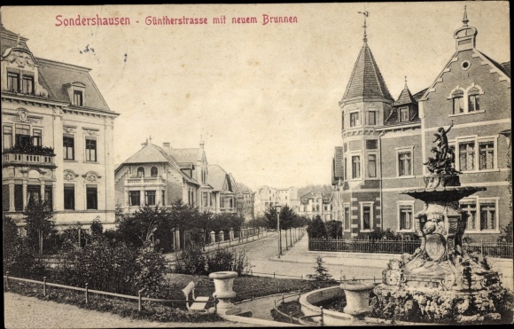 Postcard Sondershausen in the Kyffhäuser district of Thuringia, Güntherstraße with a new fountain