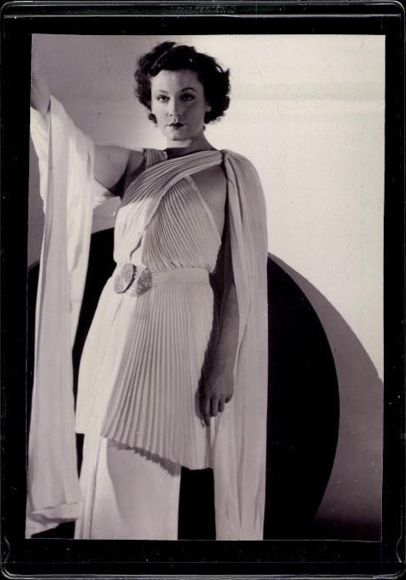 99 press photos Zarah Leander, portraits and film scenes