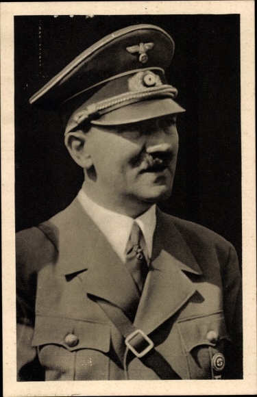 KP lider i kanclerz Adolf Hitler, portret w mundurze