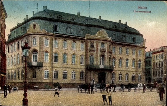 Postcard Mainz am Rhein, government architecture, horse-drawn carriage, people on the street