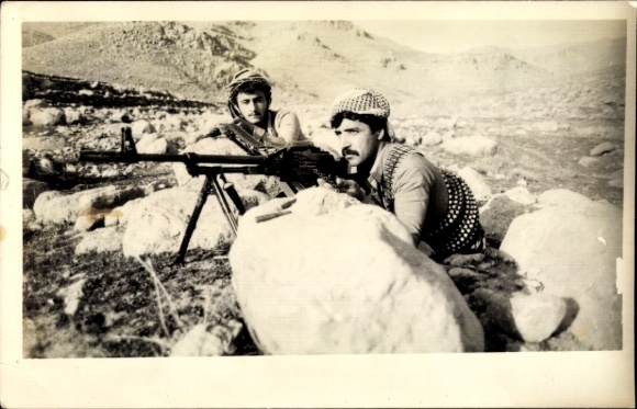 Foto Ak Iran, Komalah, Krieger mit Gewehren