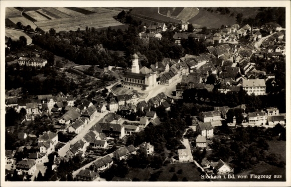 Ak Stockach im Hegau Baden, luchtfoto van de stad, vliegtuigzicht