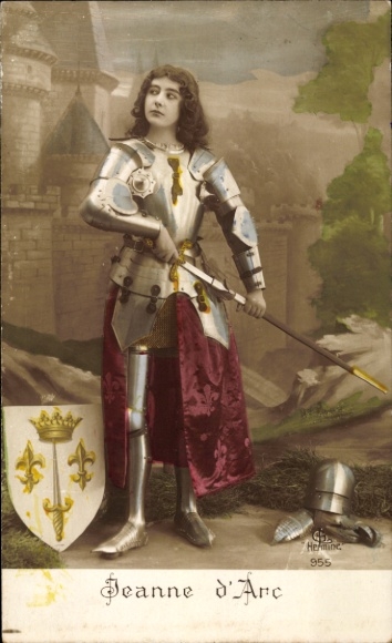Postcard Jeanne d'Arc in armor, shield, coat of arms, sword