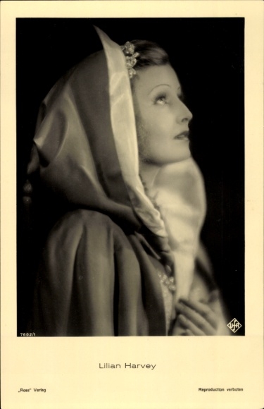 Postcard actress Lilian Harvey, portrait in profile