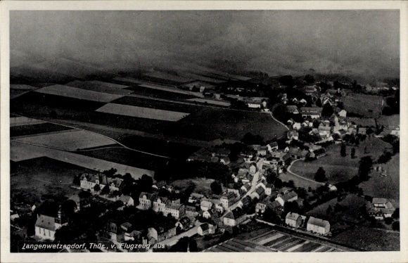 Ak Langenwetzendorf in Thüringen, Luftaufnahme,  Thüringen, Landschaft, Häuser