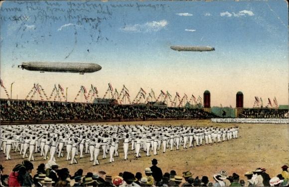 KP Leipzig, Wystawa Sasko-Turyńska 1897, Zeppelin, boisko gimnastyczne, wielu widzów, Ver...