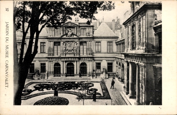 Ak Paris III, binnenplaats van het Carnavalet Museum