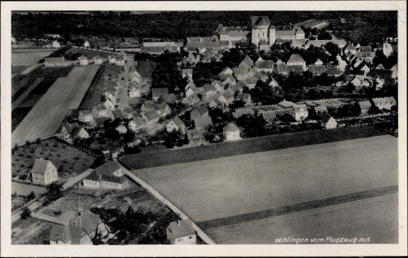 Ak Wiblingen Ulm an der Donau Baden, Luftbild von Wiblingen, Häuser, Felder, Kirche