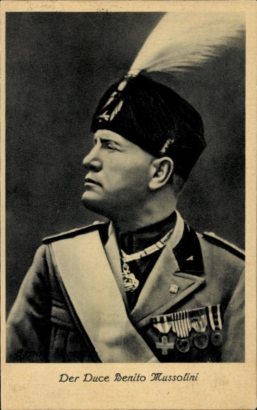 Ak Benito Mussolini, Portrait in Uniform, Orden